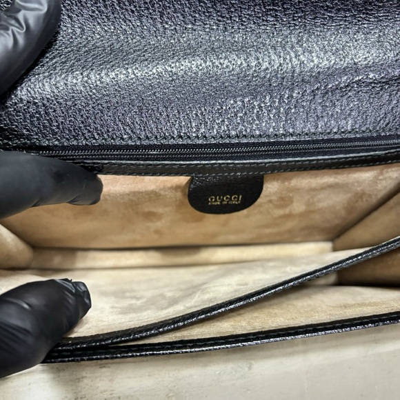 Vintage GUCCI Envelope Flip Lock Wristlet Clutch - Picture 7 of 12